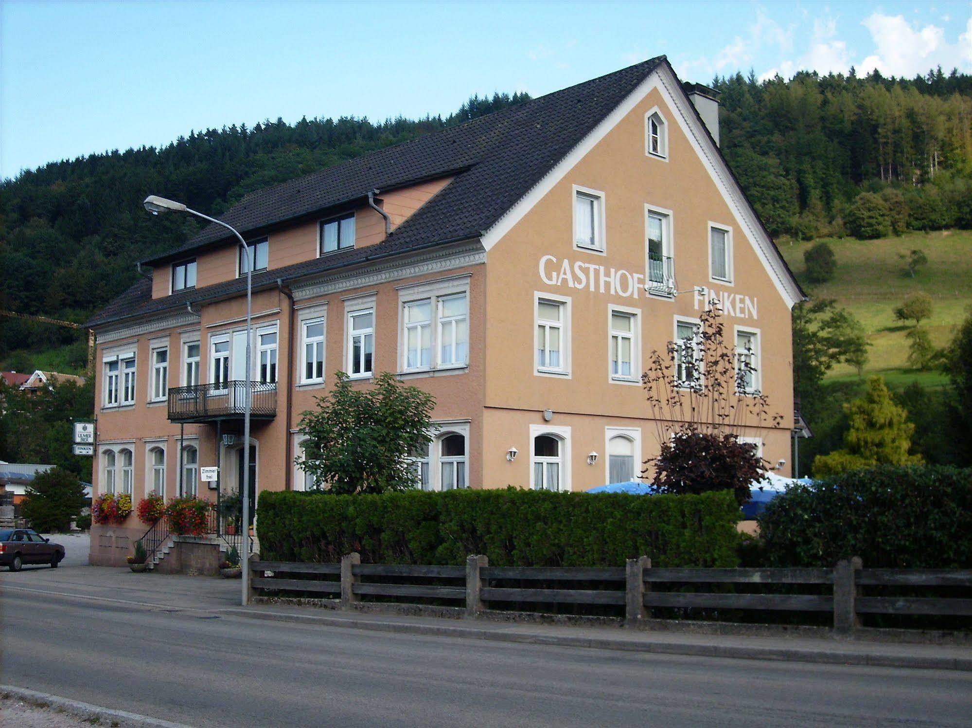 Gasthaus Finken Oppenau Eksteriør billede